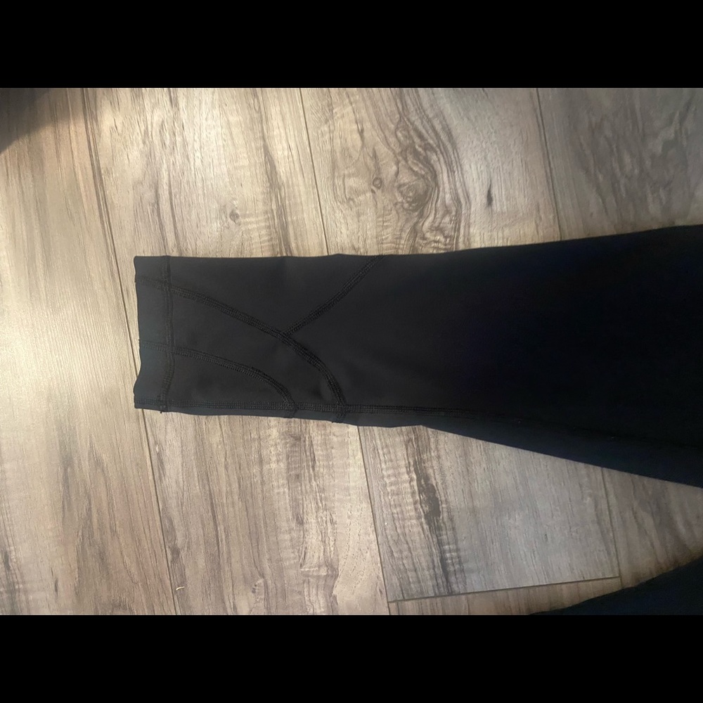 Lululemon 🍋 - Picture 2 of 5